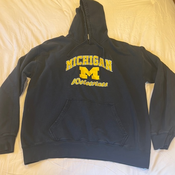 University of Michigan Champion Sweatshirt - Picture 1 of 7